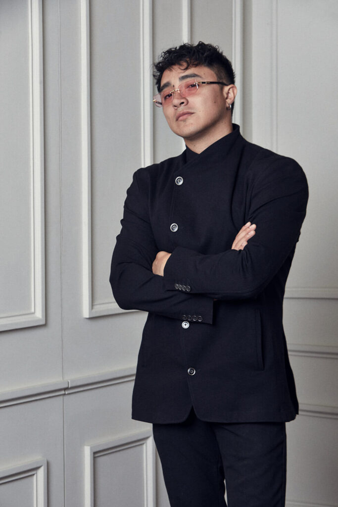 Listen Johnny Lau New Record "+ Yo Que Nunca", Dynamo Productions