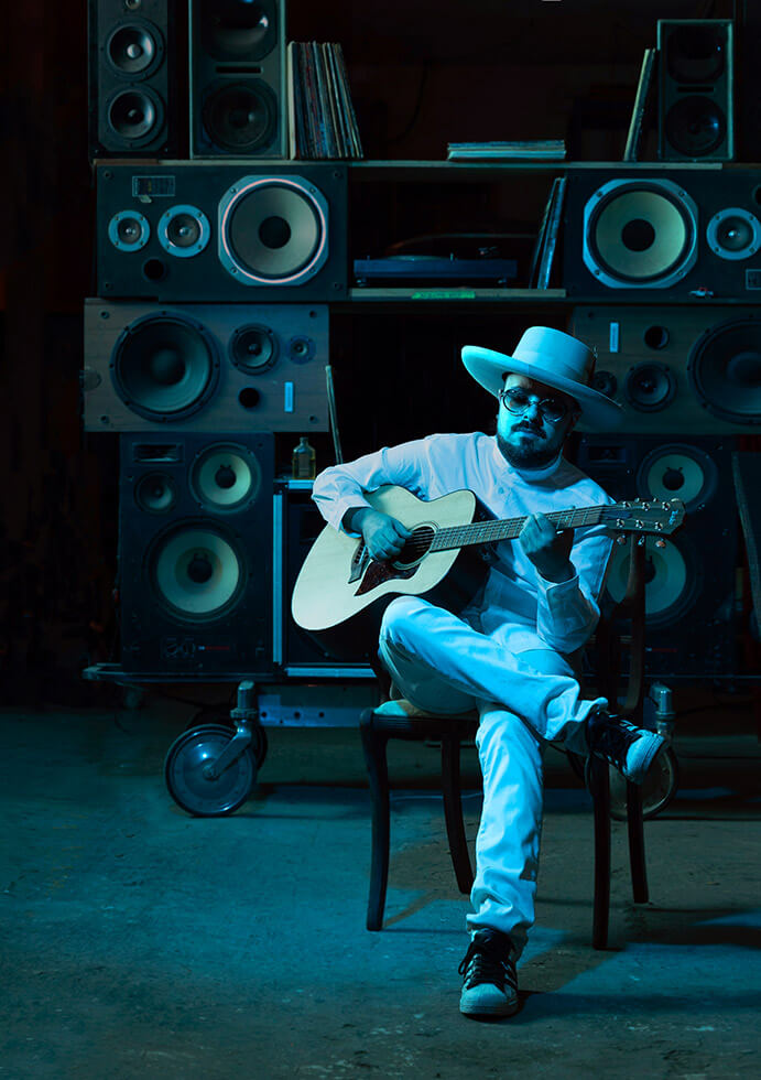 Nóam, Artista Dynamo, descarga MEJIKAINDOFBLU ahora en exclusiva